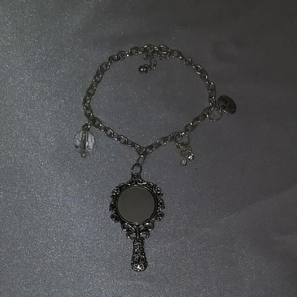 Beauty Theme Bracelet - Silver